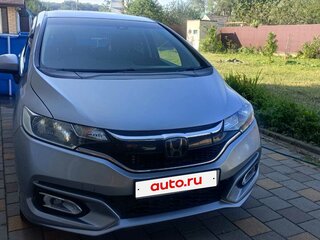 2018 Honda Fit III Рестайлинг, серебристый, 1270000 рублей, вид 1