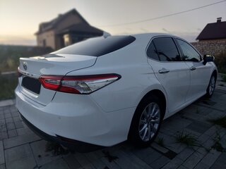 2018 Toyota Camry VIII (XV70), белый, 3000000 рублей, вид 4