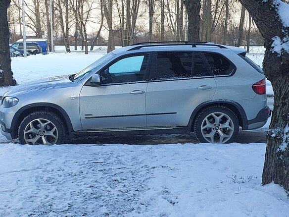 2007 BMW X5 3.0si II (E70), серебристый, 1400000 рублей - вид 3