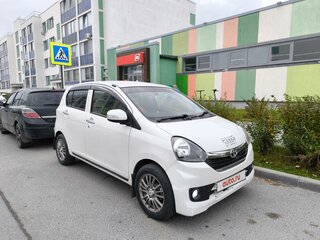 2015 Toyota Pixis Epoch I, белый, 700000 рублей, вид 2