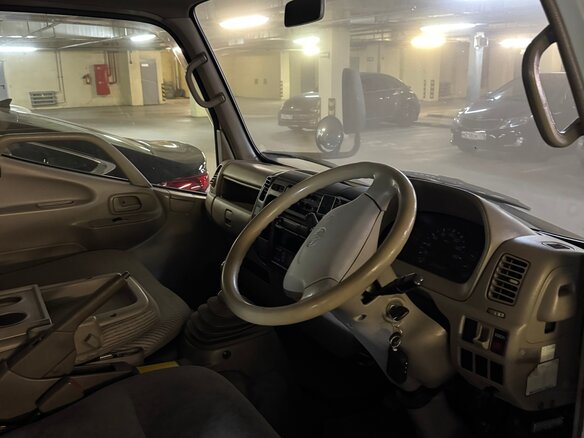 2002 Toyota Dyna, белый, 1350000 рублей - вид 4