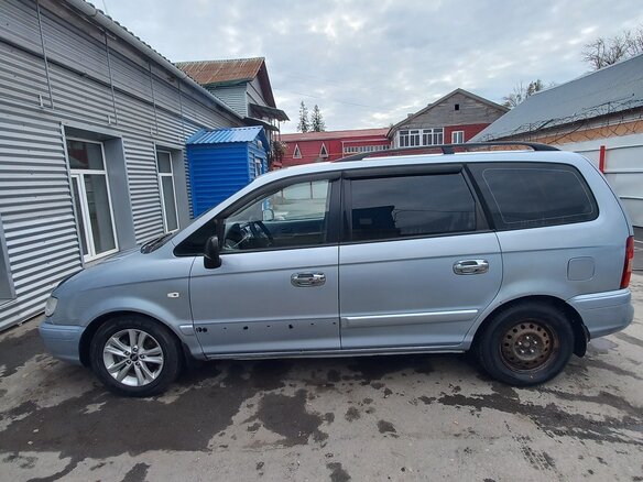 2005 Hyundai Trajet I Рестайлинг, серебристый, 450000 рублей - вид 3