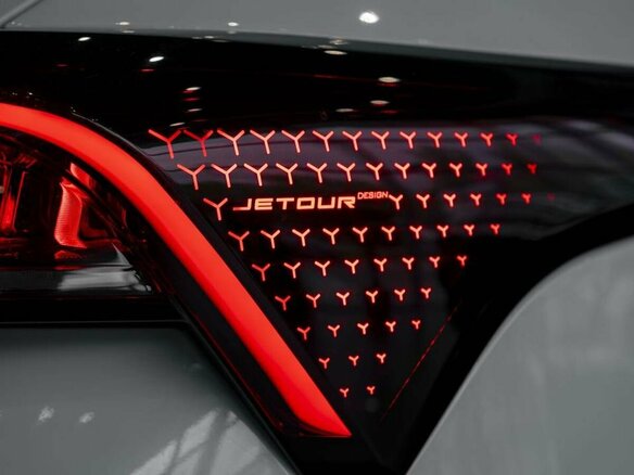 2026 Jetour X70+ I Рестайлинг, белый, 3071109 рублей - вид 9