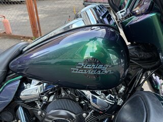 2021 Harley-Davidson Ultra Limited, зелёный, 2800000 рублей, вид 2