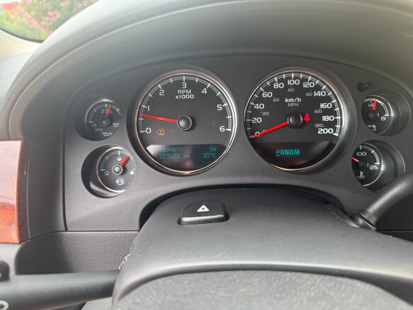 2012 Chevrolet Tahoe 6AT III, белый, 2680000 рублей - вид 10