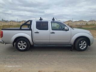 2012 Nissan Navara (Frontier) III (D40) Рестайлинг, серебристый, 1400000 рублей, вид 2