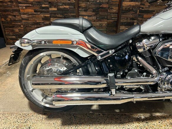 2026 Harley-Davidson Fat Boy, серый, 3350000 рублей - вид 5