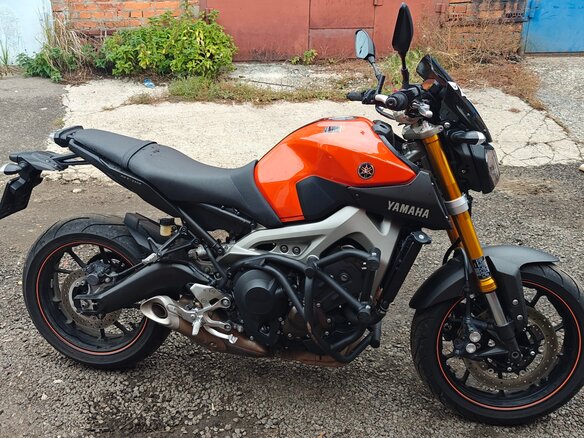 2015 Yamaha MT-09 (FZ-09), оранжевый, 650000 рублей