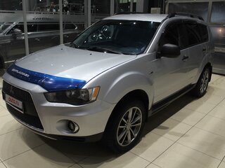 2011 Mitsubishi Outlander II Рестайлинг, серебристый, 1400000 рублей, вид 1