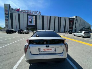 2017 Toyota Prius IV (XW50), серебристый, 1340000 рублей, вид 4