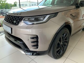 2025 Land Rover Discovery D250 V Рестайлинг, серебристый, 13270000 рублей, вид 2