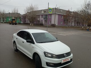 2015 Volkswagen Polo V, белый, 500000 рублей, вид 3