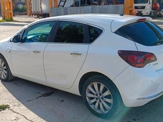 2013 Opel Astra J Рестайлинг, белый, 900000 рублей, вид 5