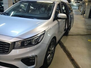 2018 Kia Carnival III, серый, 3300000 рублей, вид 1