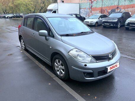2010 Nissan Tiida I Рестайлинг, серебристый, 550000 рублей, вид 3
