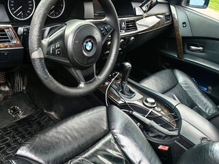 2004 BMW 5 серии 530i V (E60/E61), чёрный, 1000000 рублей, вид 5