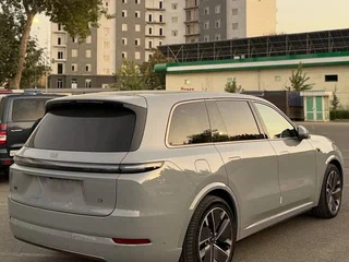 2026 Li Auto (Lixiang) L9 52.3 kWh I Рестайлинг, серый, 10310000 рублей, вид 4