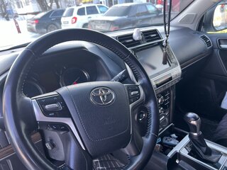 2018 Toyota Land Cruiser Prado 150 Series Рестайлинг 2, белый, 6400000 рублей, вид 4