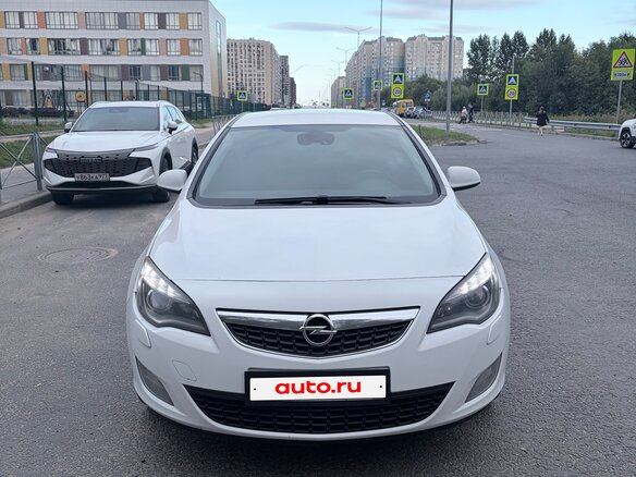 2010 Opel Astra J, белый, 700000 рублей - вид 1