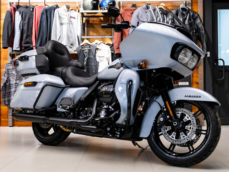 2023 Harley-Davidson Road Glide Limited, серебристый, 3150000 рублей, вид 1
