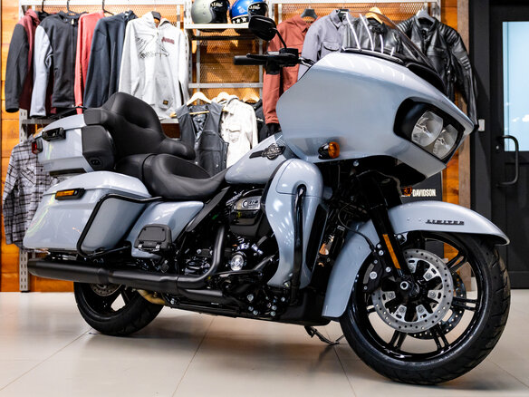 2023 Harley-Davidson Road Glide Limited, серебристый, 3150000 рублей