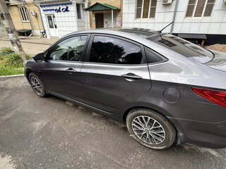 2014 Hyundai Solaris I Рестайлинг, серый, 810000 рублей, вид 3