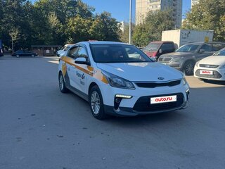 2019 Kia Rio IV, белый, 1200000 рублей, вид 3