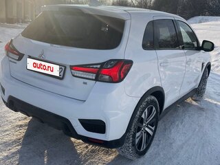 2019 Mitsubishi Outlander Sport I Рестайлинг 3, белый, 1450000 рублей, вид 5