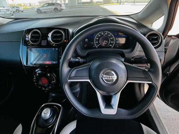2018 Nissan Note e-Power II Рестайлинг, серый, 1480000 рублей - вид 8