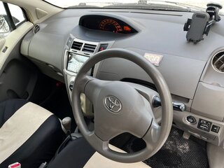 2008 Toyota Vitz II (XP90), серый, 770000 рублей, вид 2