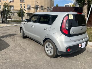 2018 Kia Soul II Рестайлинг, серебристый, 1300000 рублей, вид 5