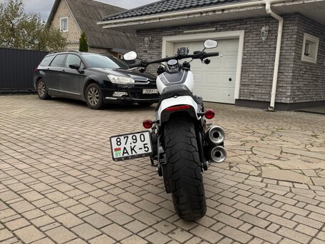 2019 Harley-Davidson Fat Bob, белый, 1480000 рублей, вид 5