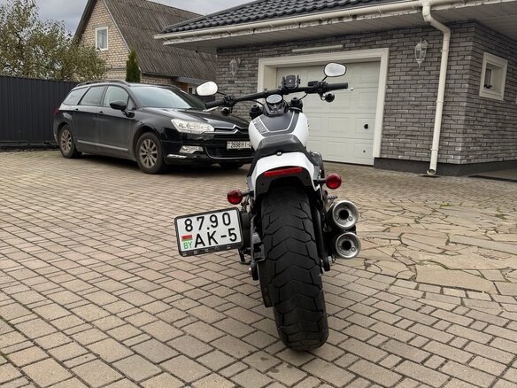 2019 Harley-Davidson Fat Bob, белый, 1480000 рублей - вид 4