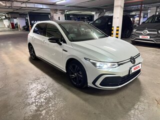 2021 Volkswagen Golf VIII, белый, 2990000 рублей, вид 1