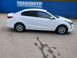 2022 Kia Rio IV Рестайлинг, белый, 1600000 рублей, вид 3