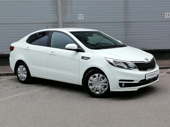 2015 Kia Rio III, белый - вид 2