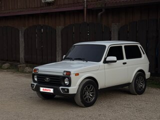2016 Lada (ВАЗ) 2121 (4x4) Urban I Рестайлинг, белый, 610000 рублей, вид 2