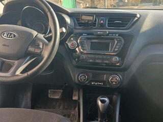 2011 Kia Rio 4-speed III, зелёный, 650000 рублей, вид 5