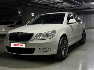 2012 Skoda Octavia II (A5) Рестайлинг, белый, 850000 рублей, вид 2