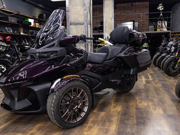 2026 BRP Can-Am Spyder, чёрный, 3490000 рублей - вид 3