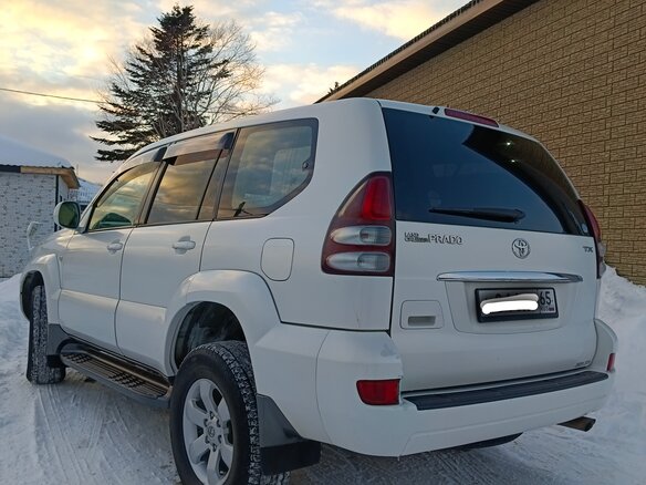 2005 Toyota Land Cruiser Prado 120 Series, белый, 1800000 рублей - вид 4