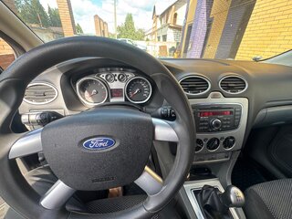 2011 Ford Focus II Рестайлинг, чёрный, 650000 рублей, вид 4