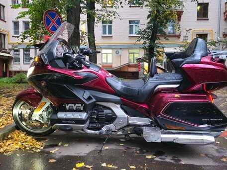 2019 Honda GL 1800 Gold Wing, красный, 3000000 рублей, вид 3