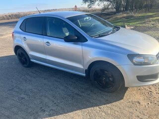 2014 Volkswagen Polo V, серебристый, 760000 рублей, вид 2