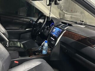 2017 Toyota Camry VII (XV50) Рестайлинг 2, белый, 2250000 рублей, вид 3