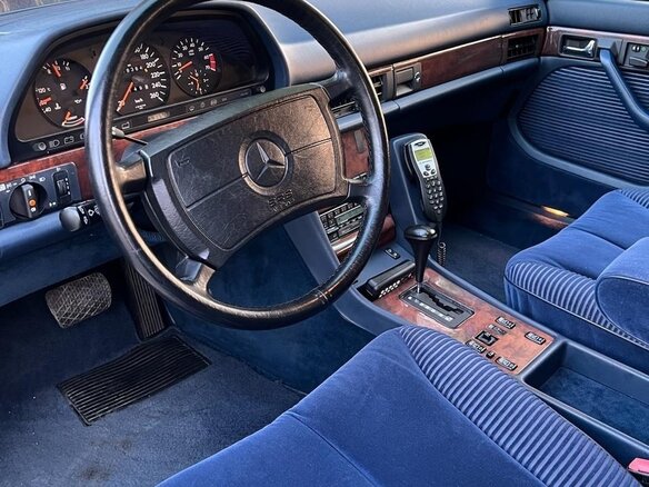1989 Mercedes-Benz S-Класс 560 II (W126) Рестайлинг, синий, 7000000 рублей - вид 23