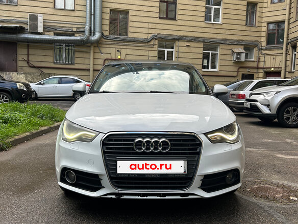 2013 Audi A1 I (8X), белый, 920000 рублей