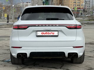 2019 Porsche Cayenne III, белый, 5700000 рублей, вид 4