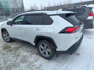 2021 Toyota RAV4 V (XA50), белый, 3550000 рублей, вид 3