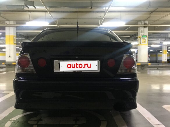 2001 Lexus IS 200 I, зелёный, 700000 рублей - вид 7